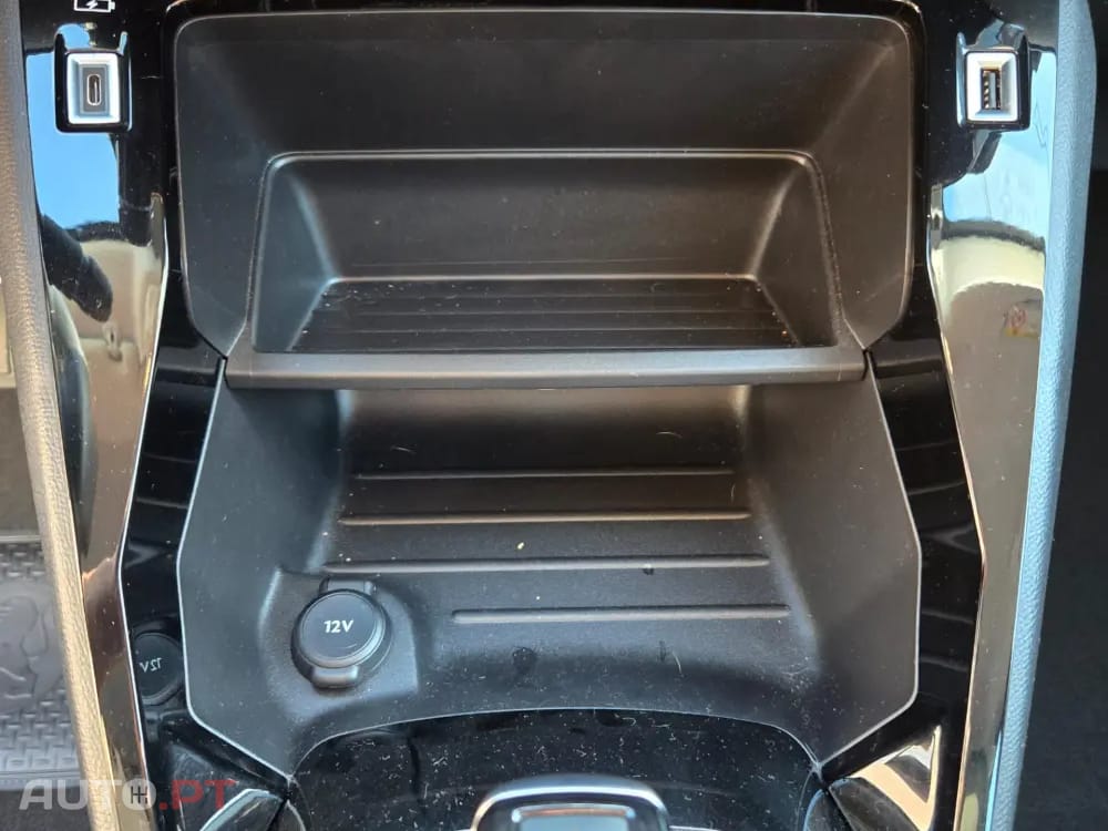 Peugeot E-208 50 kWh Allure ( COMERCIAL )