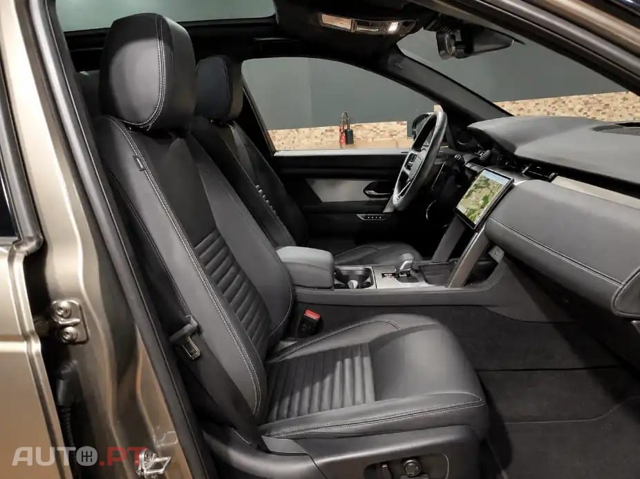 Land Rover Discovery Sport 1.5 I3 P300e AWD R-Dynamic HSE — fotografia 10