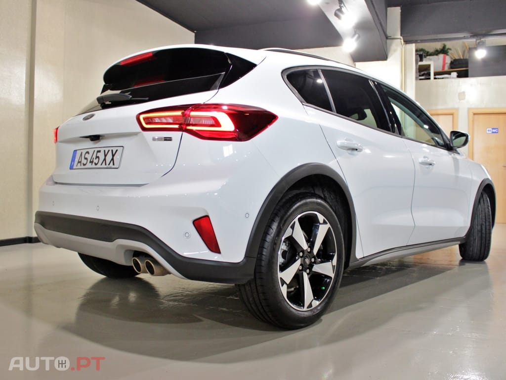 Ford Focus 1.0 EcoBoost MHEV Active X
