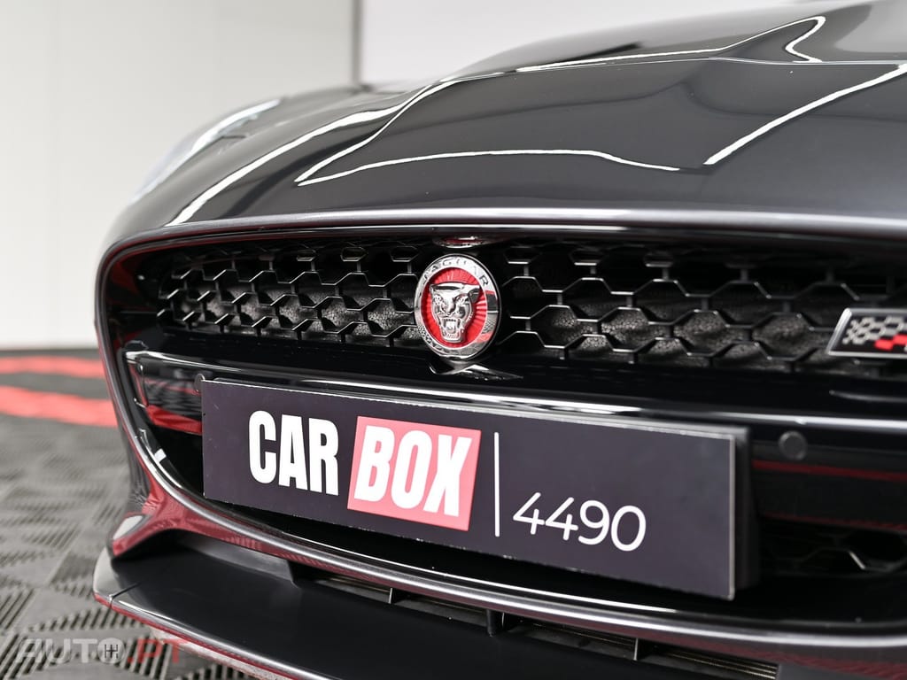 Jaguar F-Type 2.0 i4 Chequered Flag