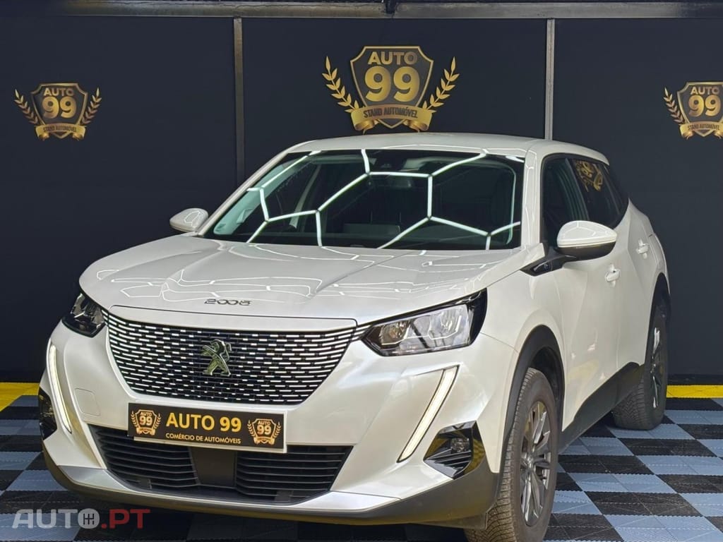 Peugeot E-2008 50 kWh Active Pack