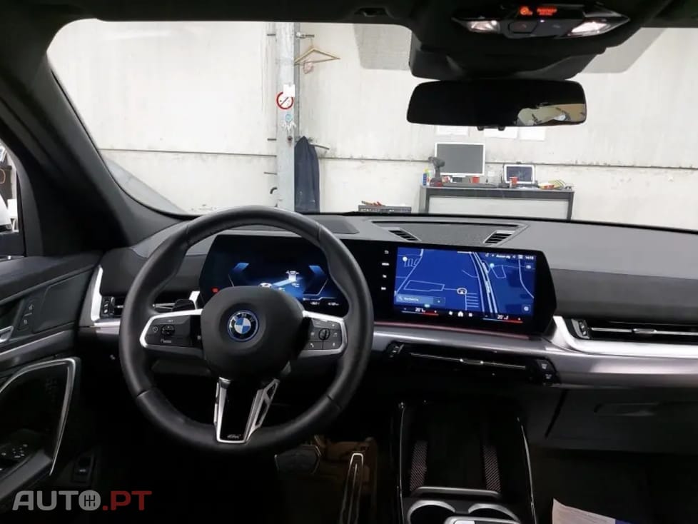 BMW iX2 xDrive30 Pack Desportivo M Pro