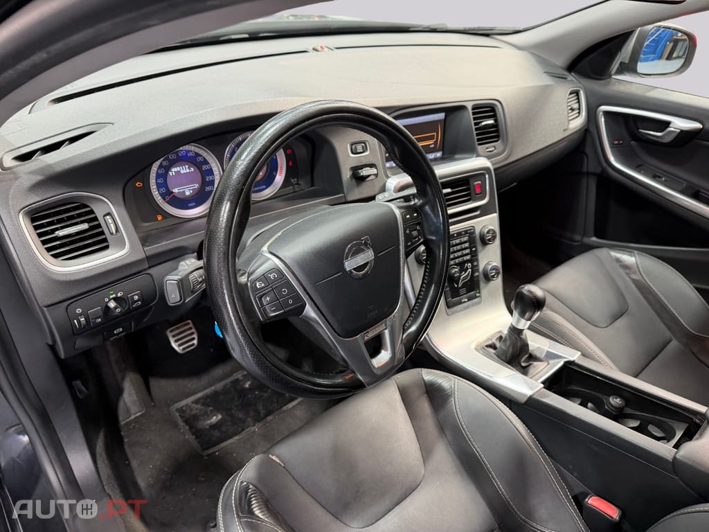 Volvo V60 1.6d  R-design
