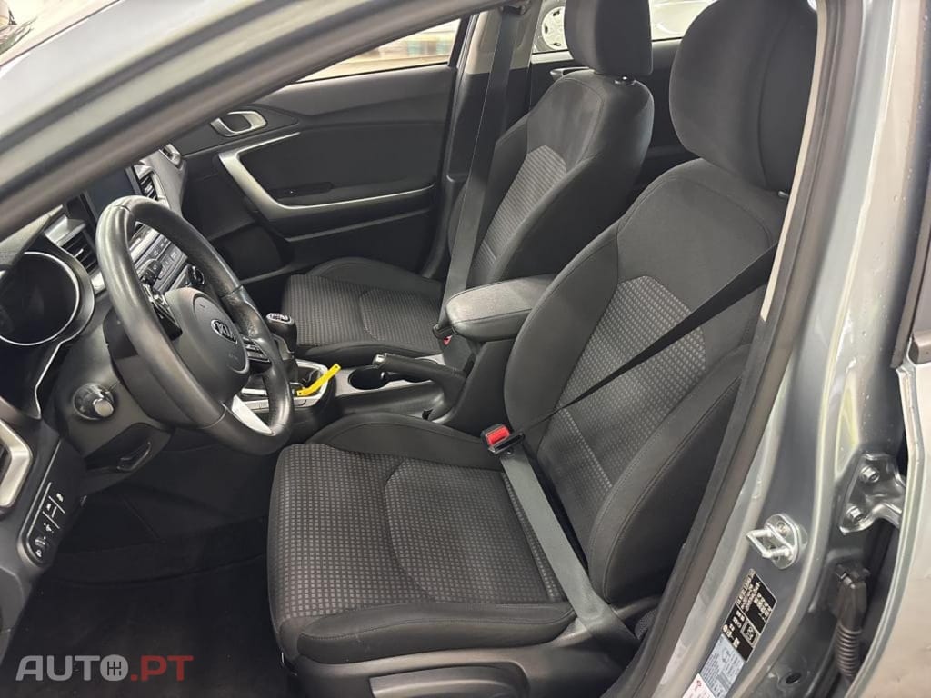 Kia Ceed 1.6 CRDi SX