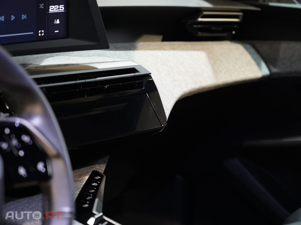 Peugeot 3008 1.2 Hybrid Allure e-DCS6