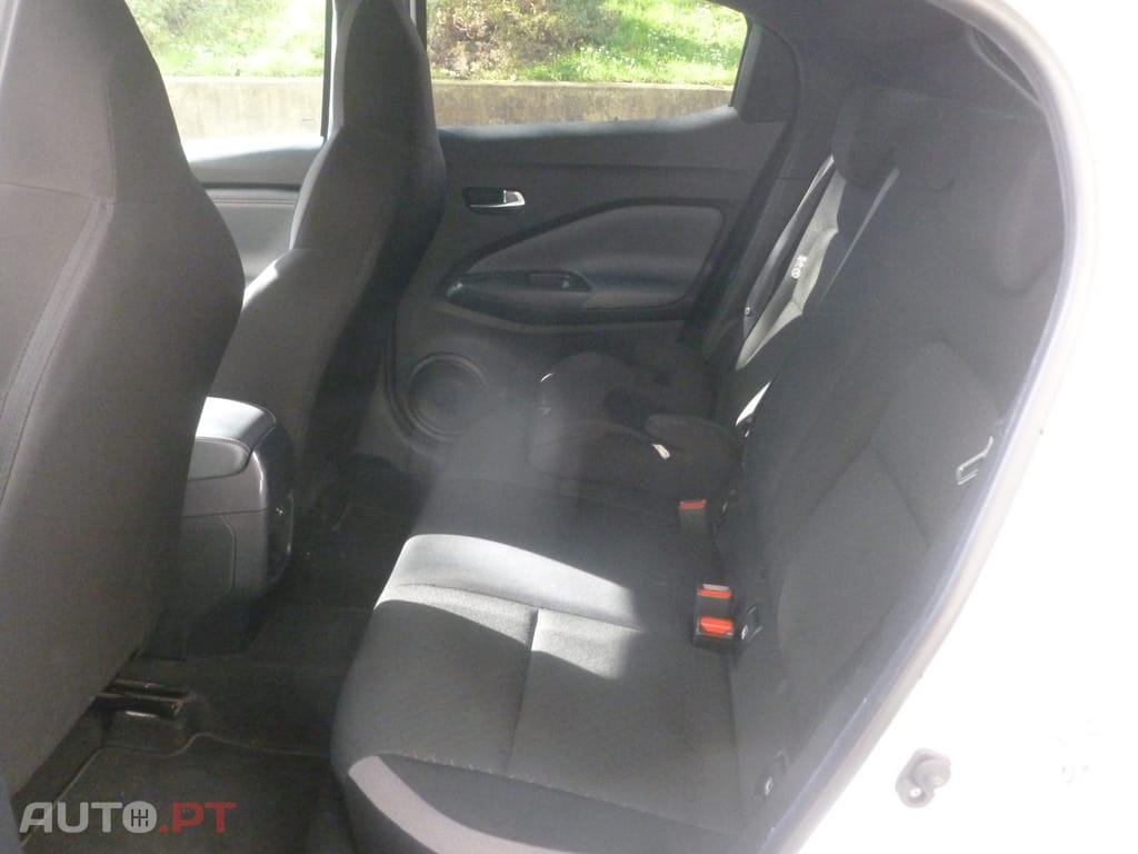 Nissan Juke 1.0 DIG-T N-Connecta Auto