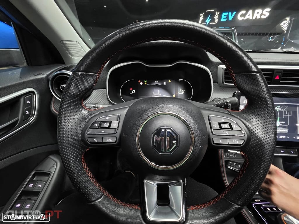 MG ZS EV 72.6 kWh Luxury OBC 11 kW