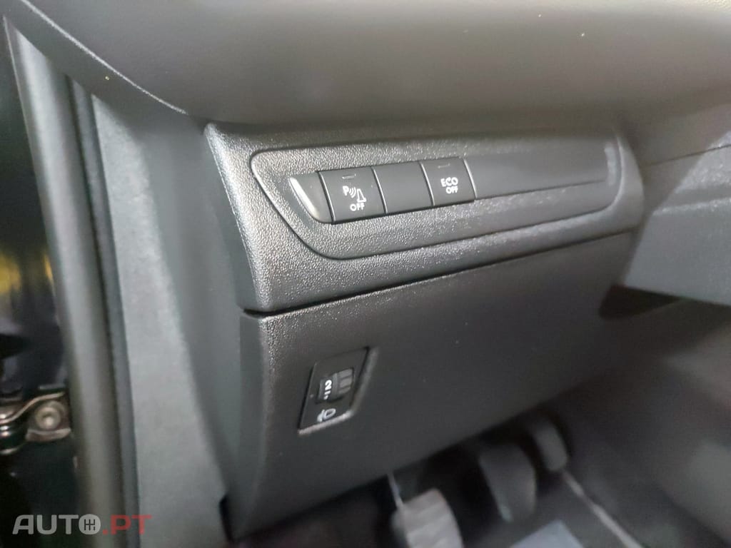 Peugeot 208 ACTIVE