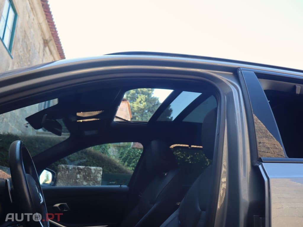 BMW 330 e Touring Pack M Auto