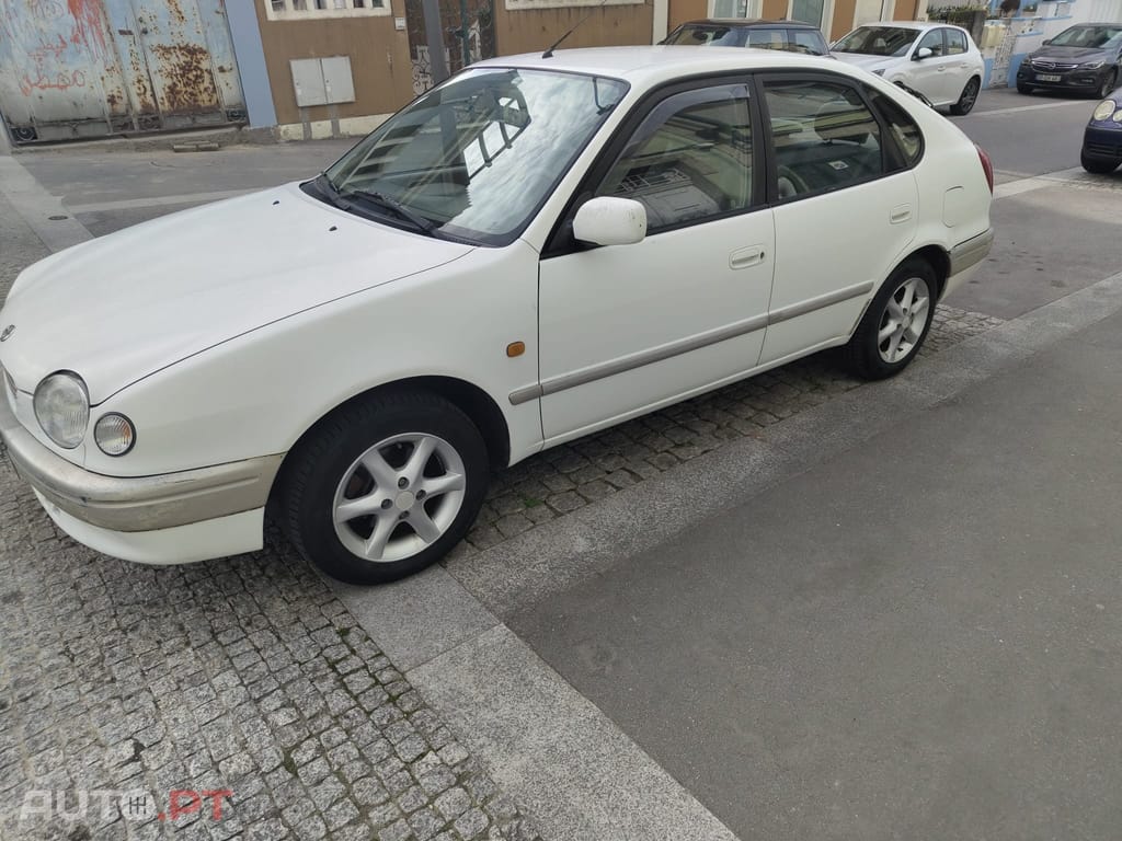 Toyota Corolla Liftback 1.3 Terra AC