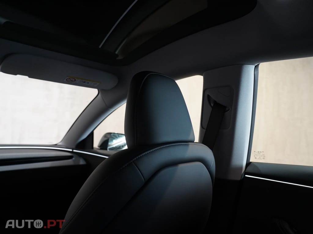 Tesla Model 3 Tração Traseira