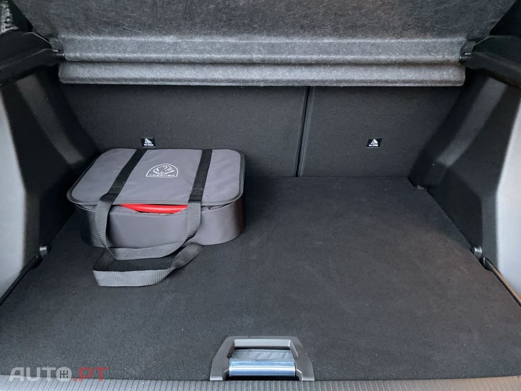 Peugeot E-2008 I.V.A DEDUTÍVEL GT