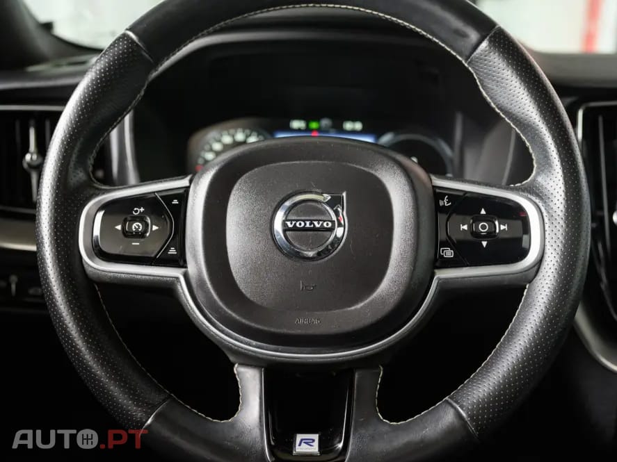 Volvo XC60 2.0 T8 PHEV R-Design AWD