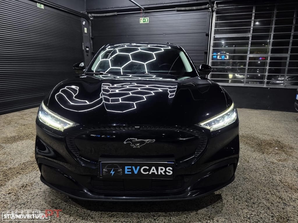 Ford Mustang Mach-E 75.7 kWh Base