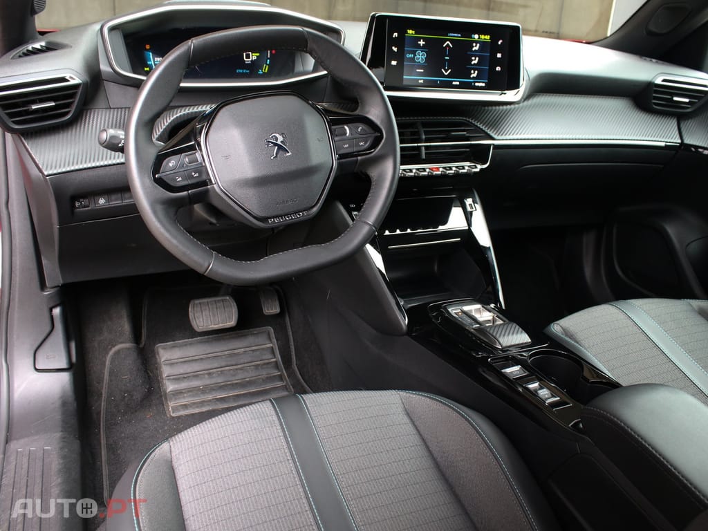 Peugeot E-2008 50 kWh Allure