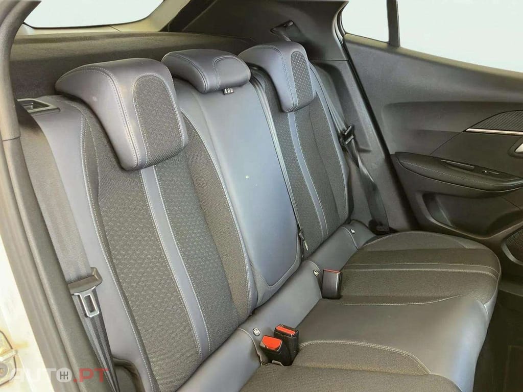 Peugeot 2008 1.2 PureTech Allure