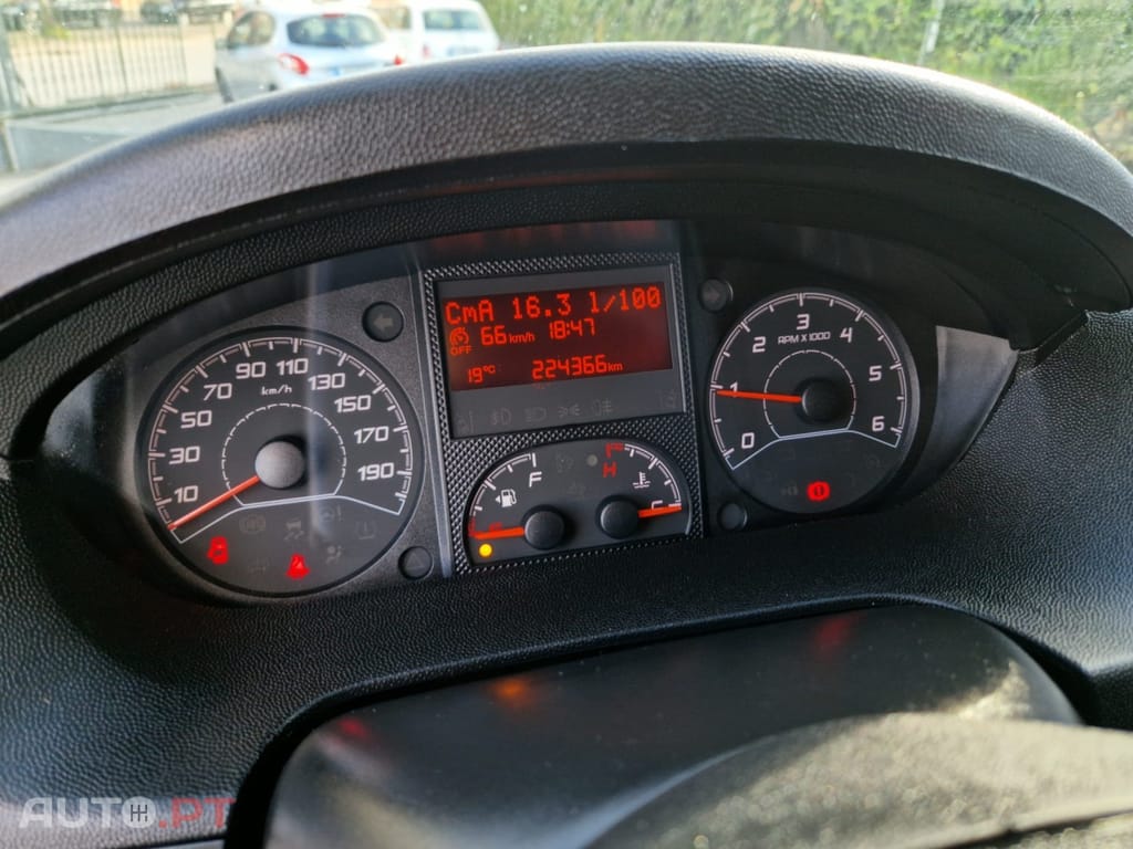 Peugeot Boxer 2.0 BlueHDi 335 L3H2 Premium