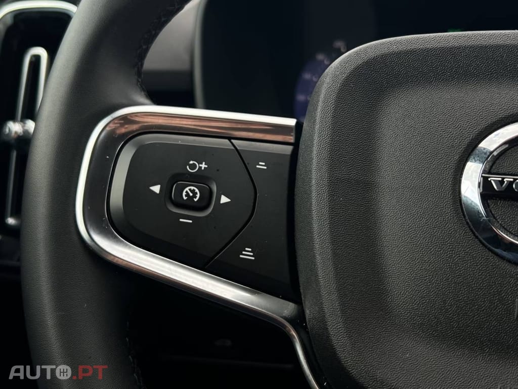 Volvo EX40 Core Recharge Pure AWD