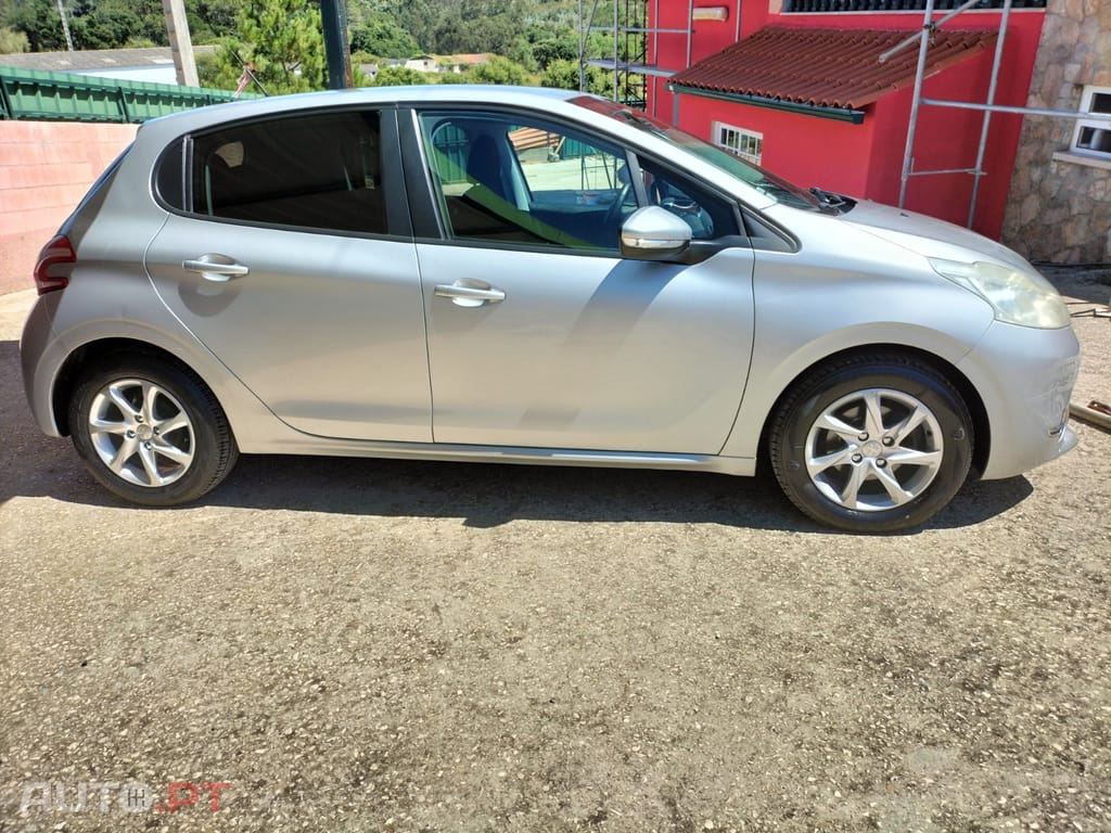 Peugeot 208 1.4 HDI