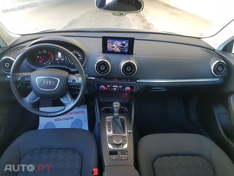 Audi A3 Sportback 2.0 TDI Advance S tronic 119g
