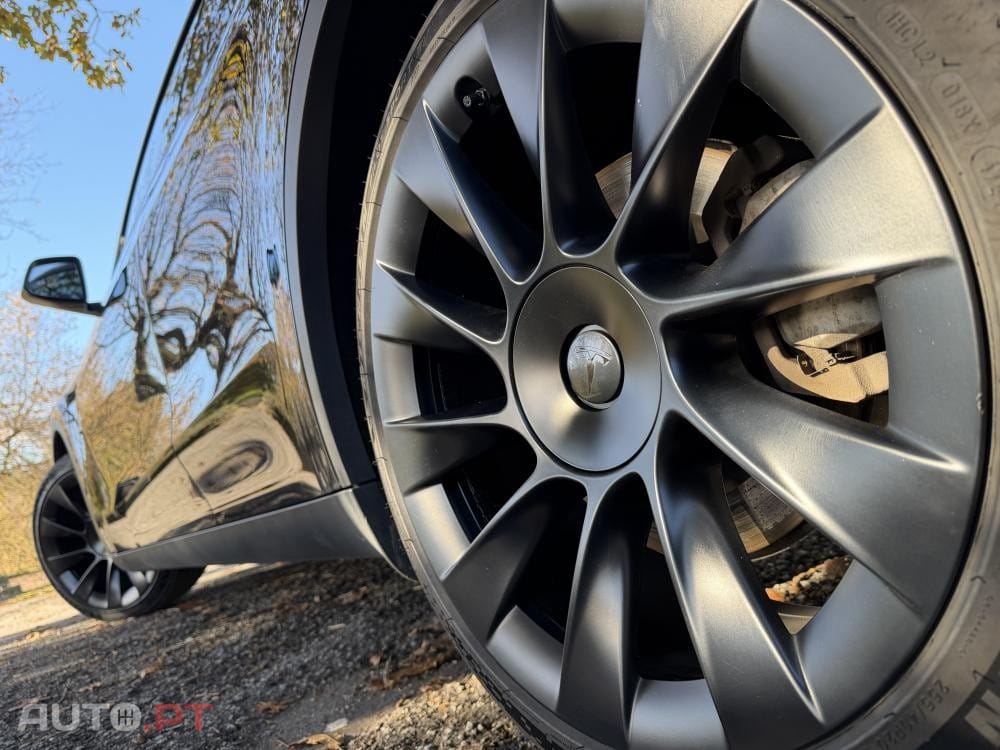 Tesla Model Y Long Range Dual Motor AWD