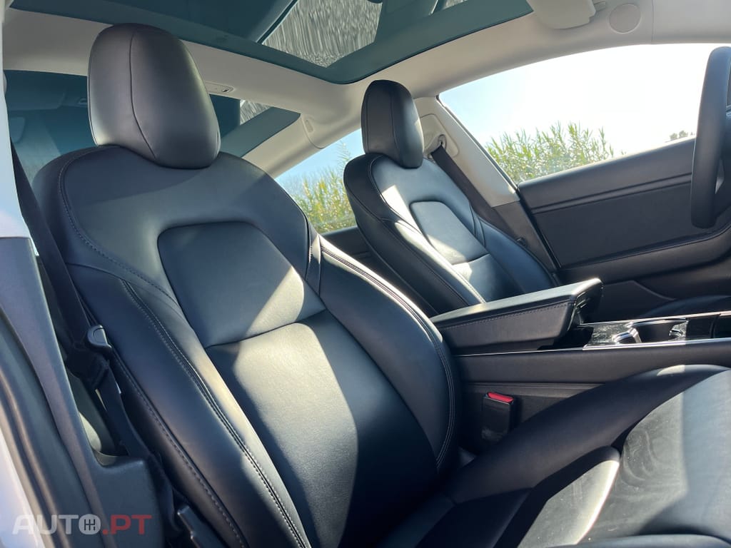 Tesla Model 3 Tração Traseira