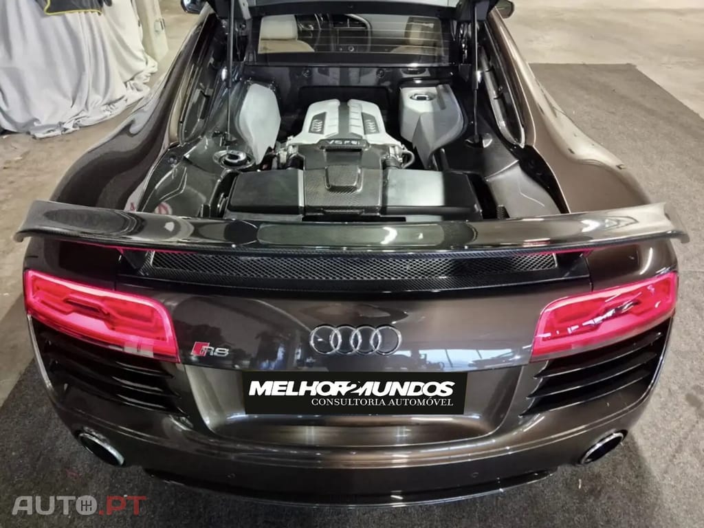 Audi R8 4.2 FSi Quattro
