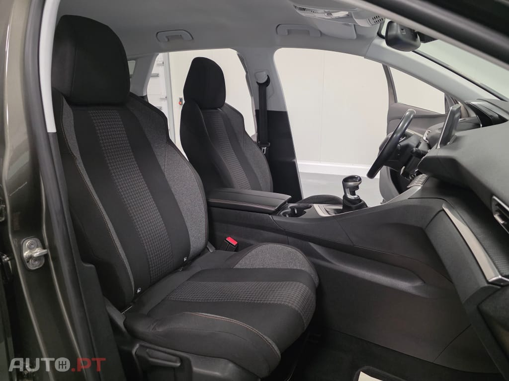 Peugeot 3008 1.5 BlueHDi Active