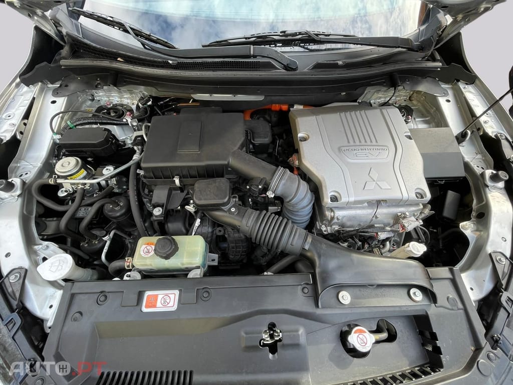 Mitsubishi Eclipse Cross 2.4 Plus Select 4WD hYBRID 