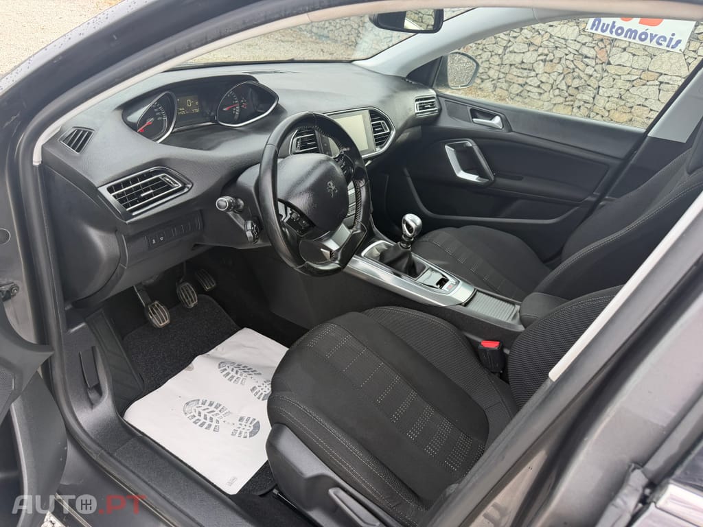 Peugeot 308 1.6 BlueHDi Allure J17