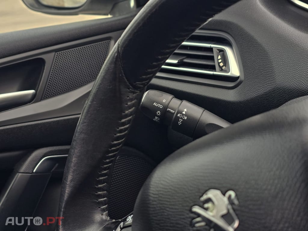 Peugeot 308 1.6 BlueHDi Allure J17