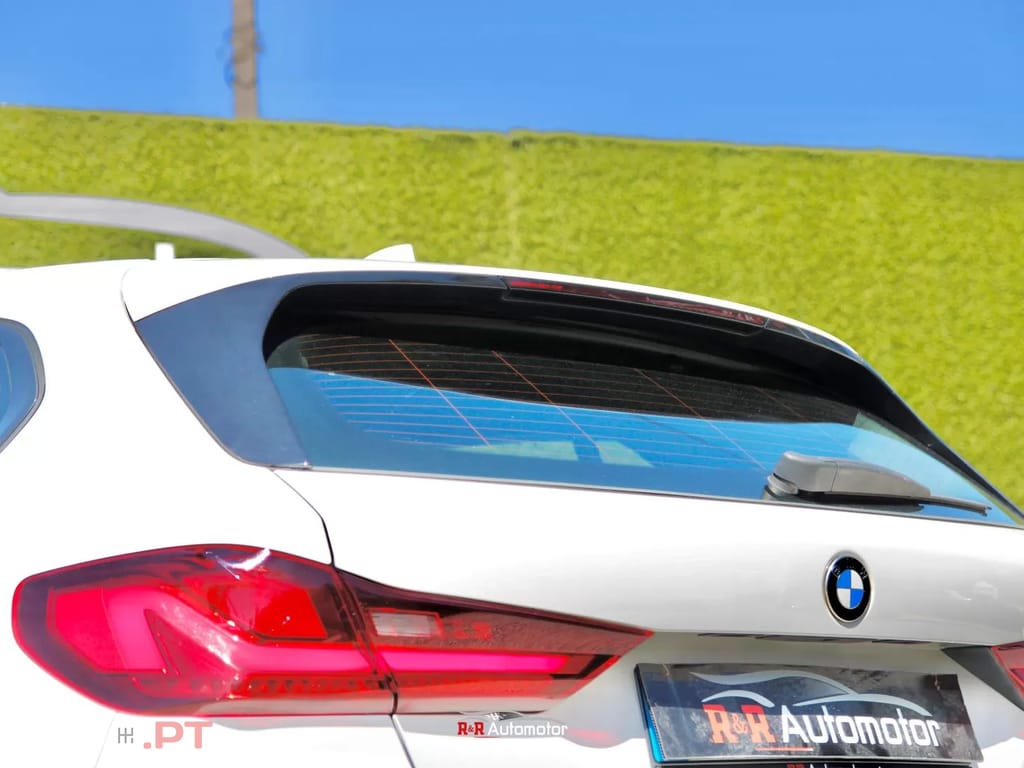 BMW 118 i Pack Desportivo M Auto