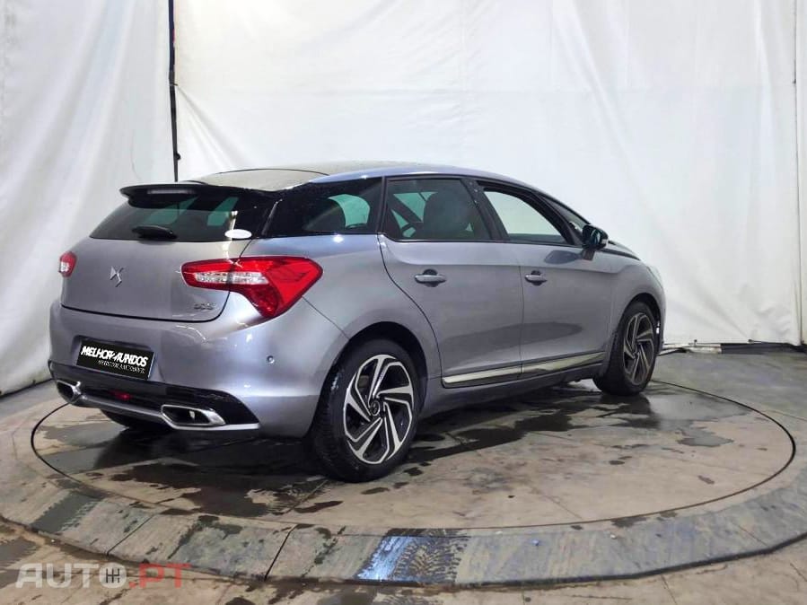 DS DS5 THP 210 Sport Chic