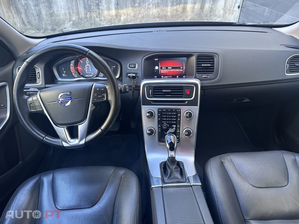 Volvo V60 2.0 D3 Pro Geartronic — fotografia 8