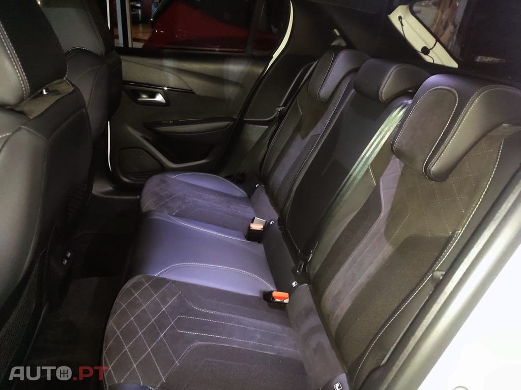 Peugeot E-208 50 kWh GT Pack