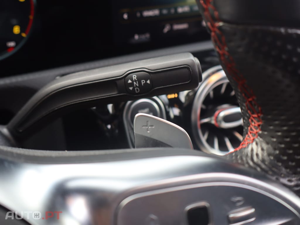 Mercedes-Benz CLA 180 d Shooting Brake AMG Premium Plus