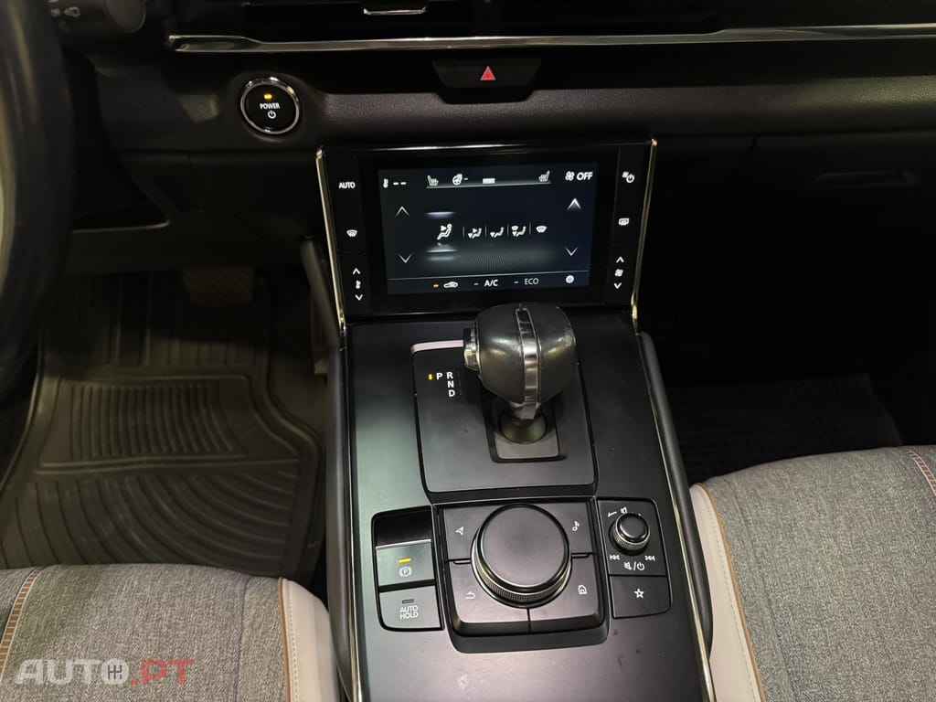 Mazda MX-30 e-SKYACTIV Advantage+Modern Confidence