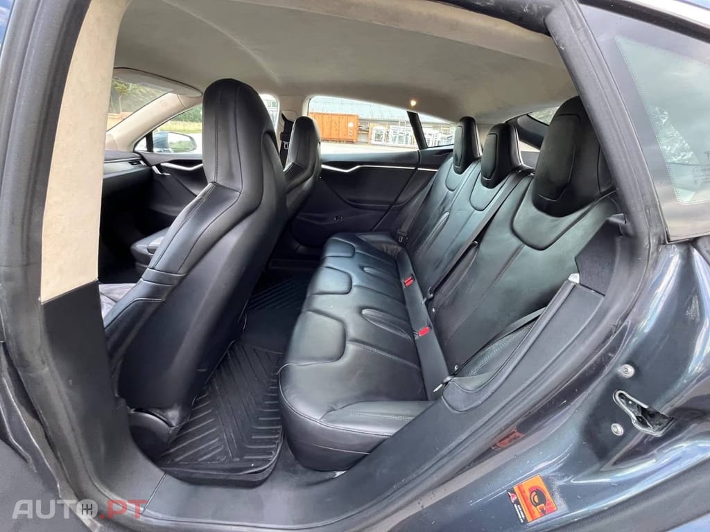 Tesla Model S 90