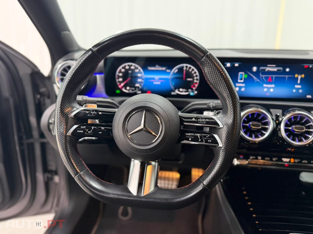 Mercedes-Benz A 250 e AMG Line