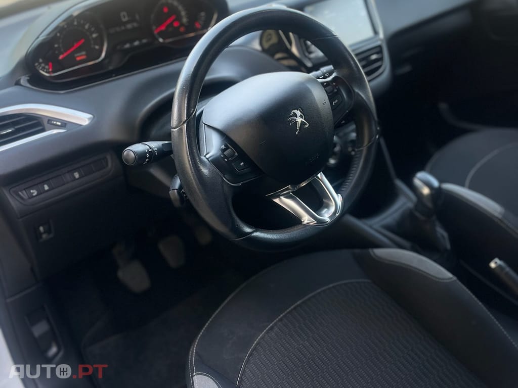 Peugeot 208 1.2 VTi Style
