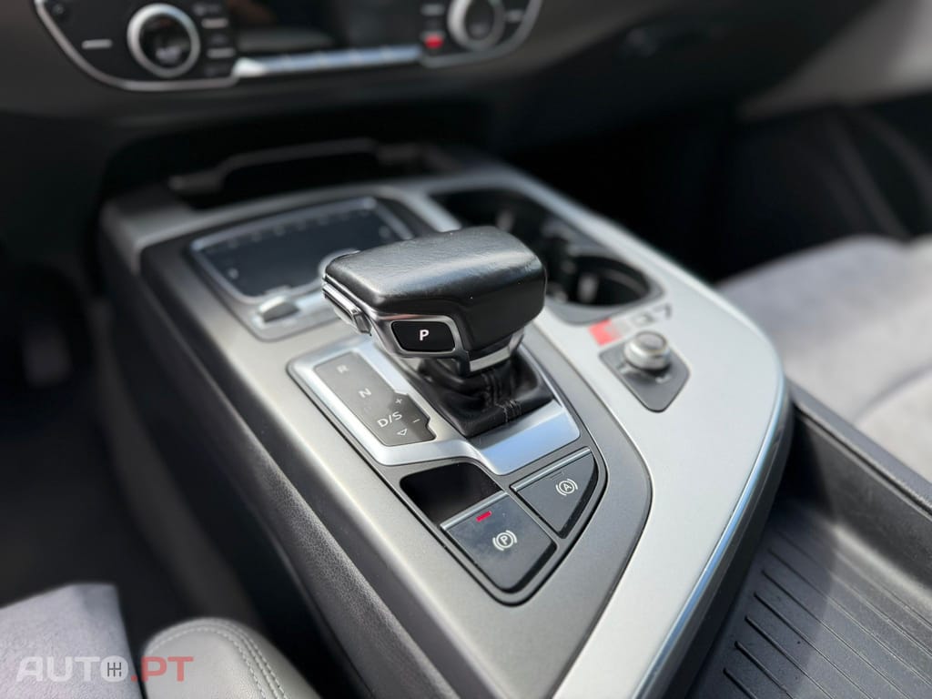Audi Q7 3.0 TDI quattro tiptronic 7L
