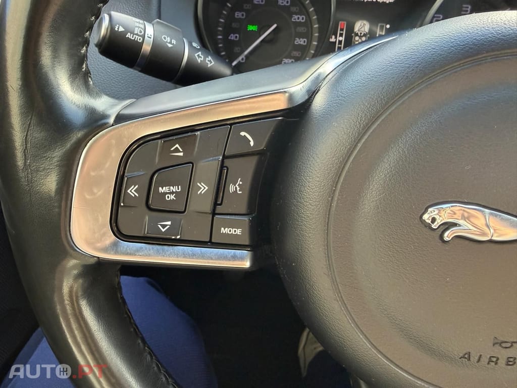 Jaguar XE 2.0 D Prestige