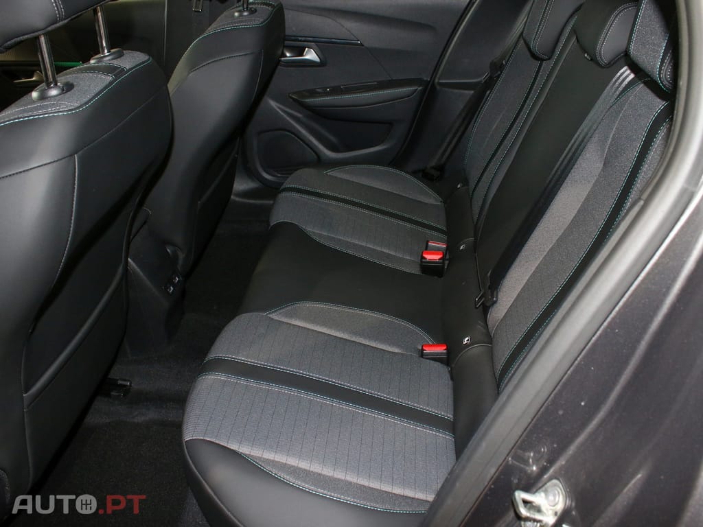 Peugeot 208 1.2 PureTech Allure EAT8