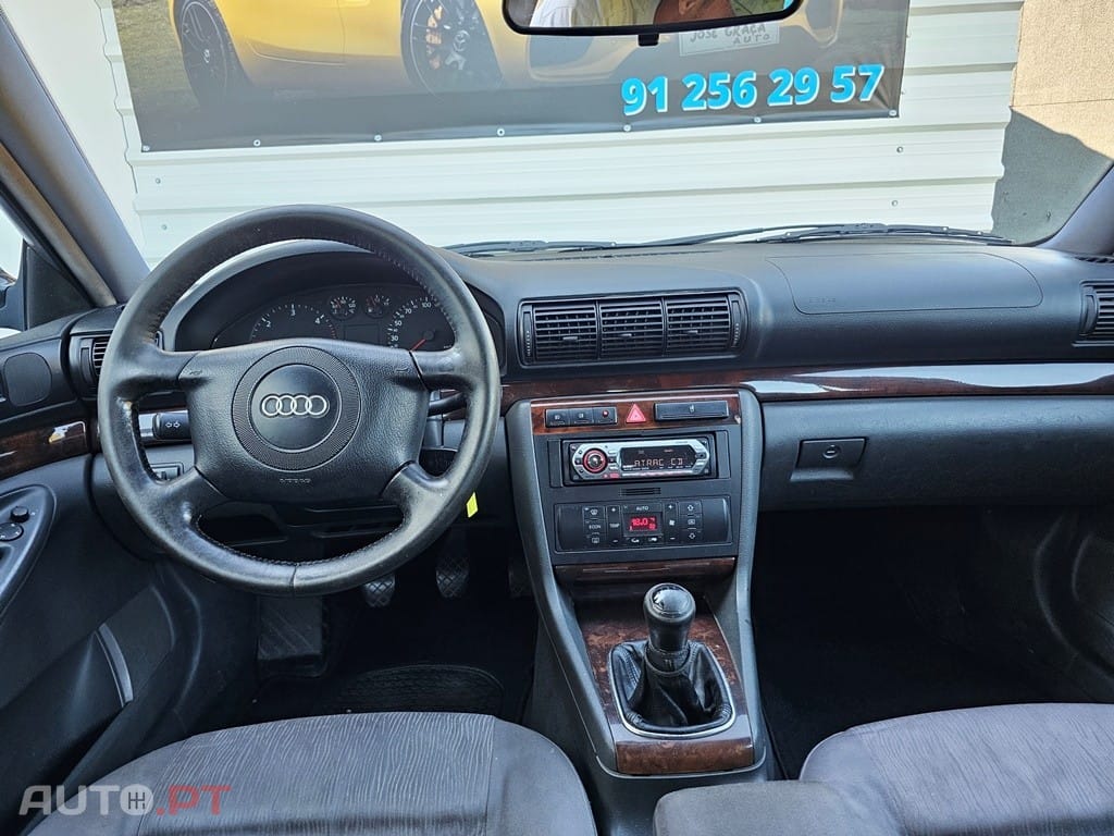 Audi A4 Avant 1.9 TDI Attraction