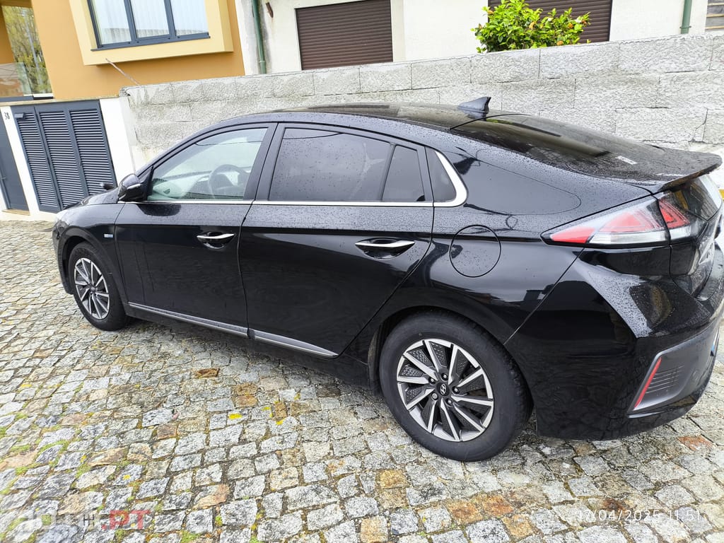 Hyundai Ioniq 38kWh full extras