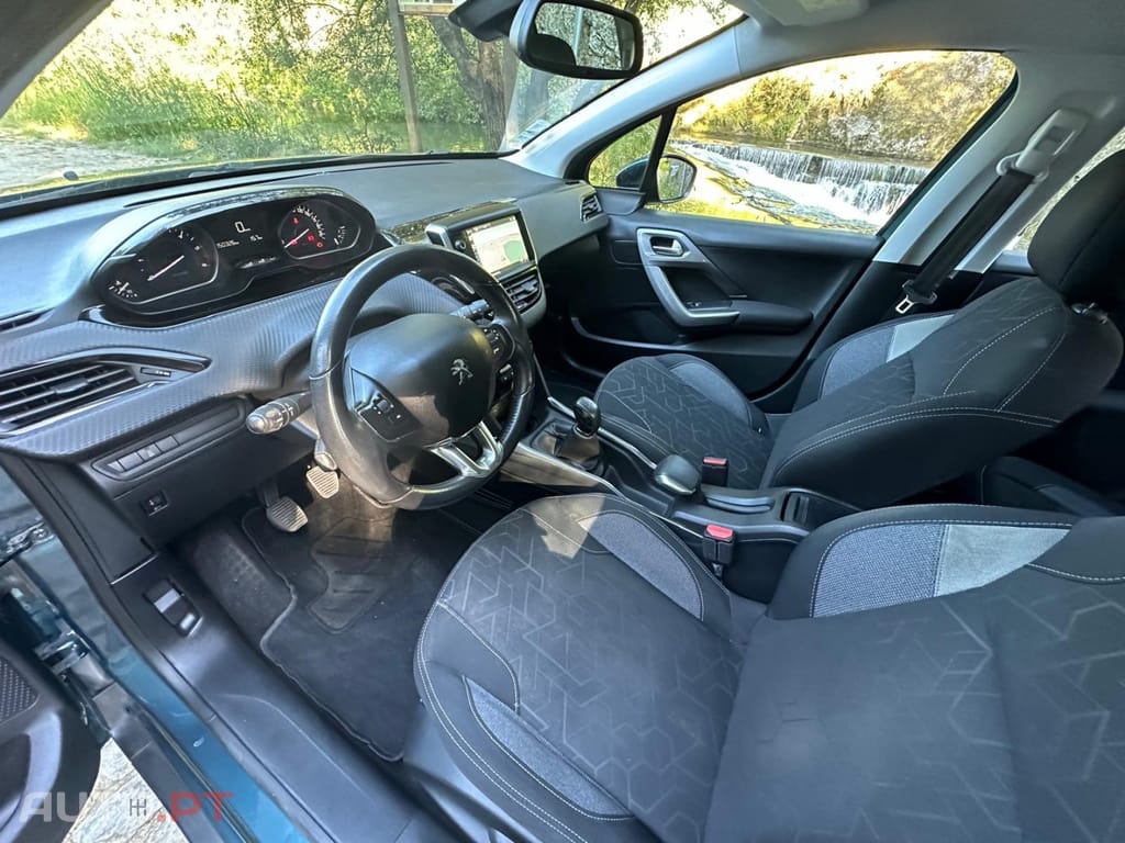 Peugeot 2008 1.6 e-HDi Active