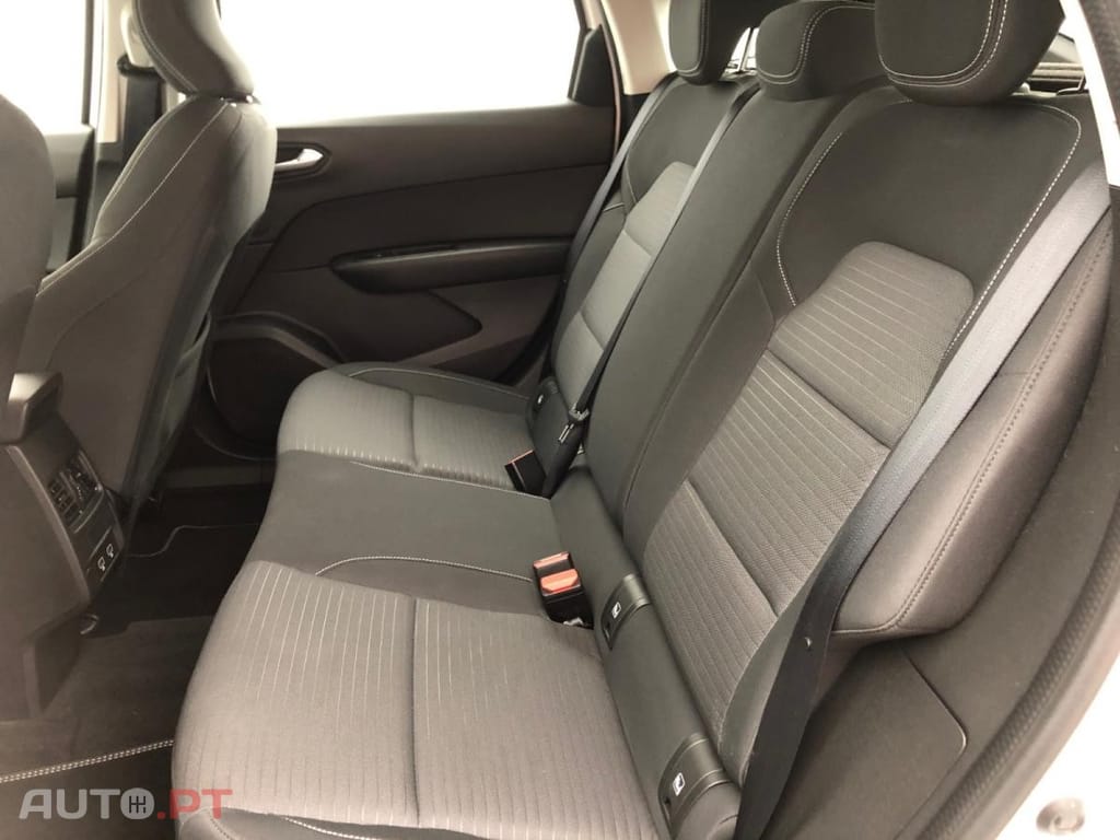 Renault Arkana 1.6 E-Tech Evolution