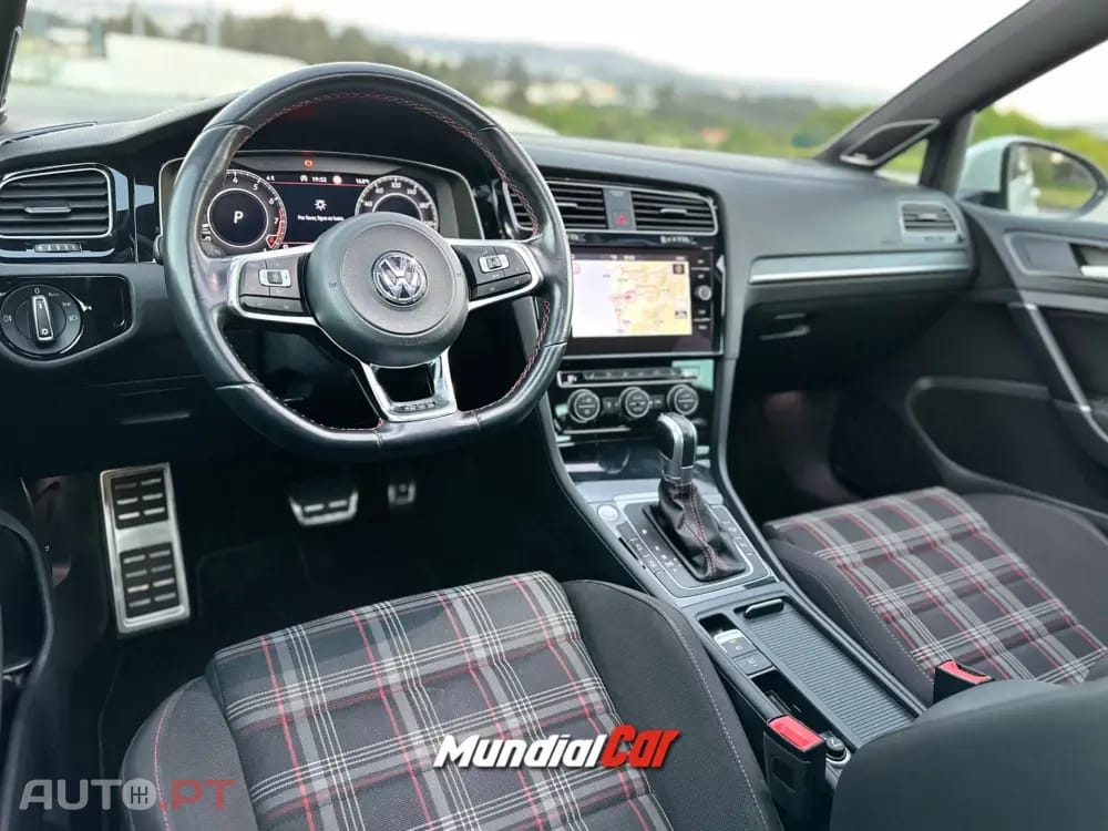 Volkswagen Golf 2.0 TSI GTI DSG Performance