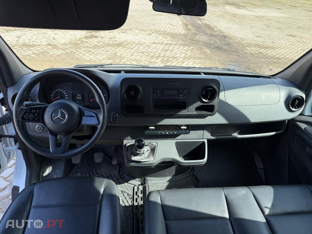 Mercedes-Benz Sprinter Outro