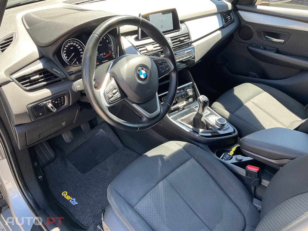 BMW 216 i 7L
